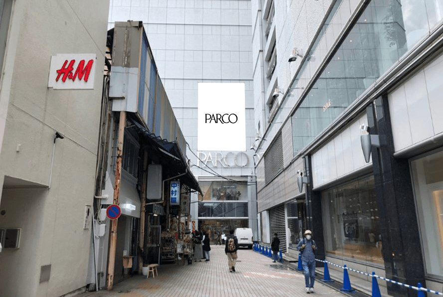 広島PARCO 新館壁面（本通り正面）