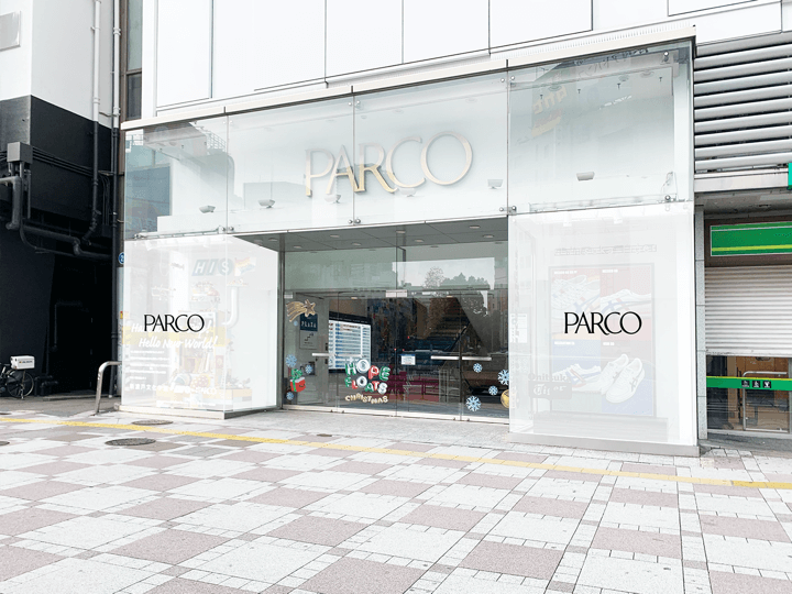 池袋PARCO 本館1F南ウィンドウ(明治通り入り口：２箇所) 