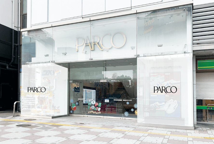 池袋PARCO 本館1F南ウィンドウ<br>(明治通り入り口：２箇所)