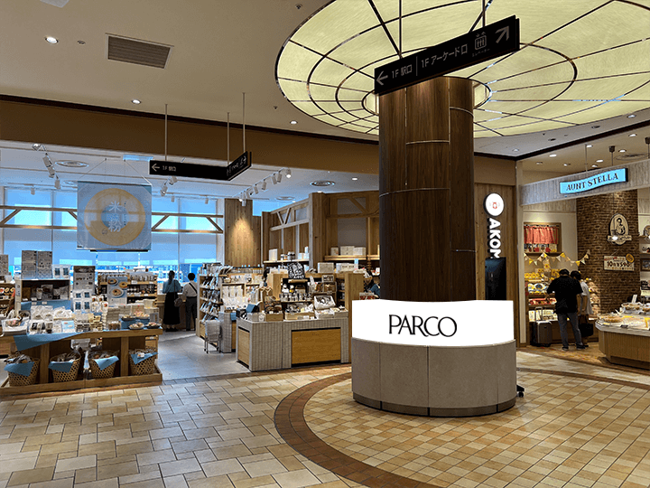 仙台PARCO 本館1F上りエスカレーター前柱巻