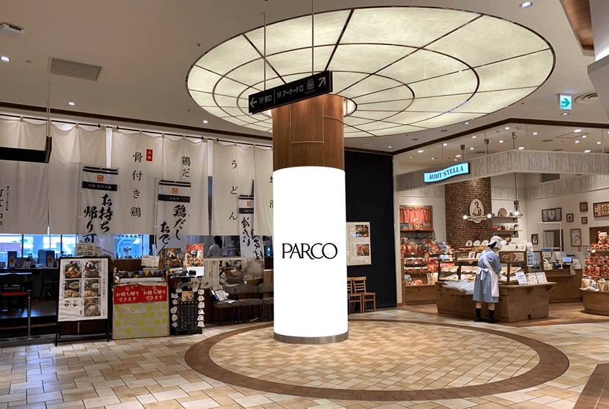 仙台PARCO 本館1F上りエスカレーター前柱巻