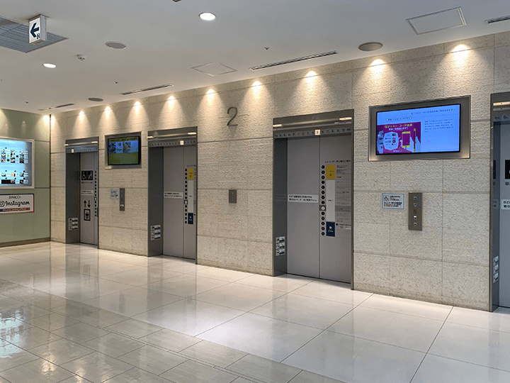 浦和PARCO 各階エレベーターホール デジタルサイネージ