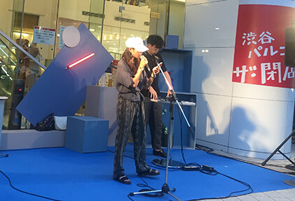 渋谷パルコ工事現場を舞台にメモリアルなファッションショーを開催!